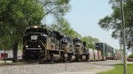 NS 1073 SD70ACe  Penn Central Heritage